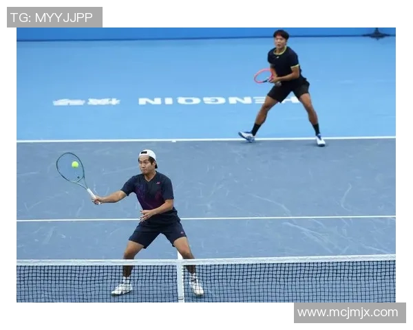 赛后分析:上海网球队与深圳网球队在比赛中的战术灵活性对比 赛后分析:上海网球队与深圳网球队在比赛中的战术灵活性对比