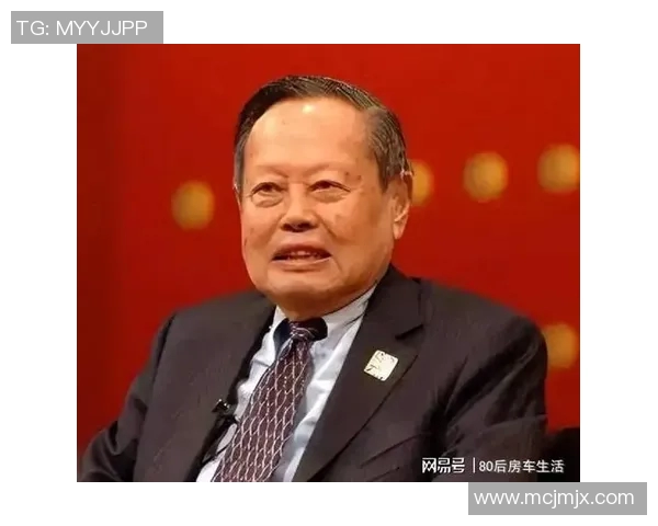 足球明星杨振宁的辉煌职业生涯与成就全景介绍 足球明星杨振宁的辉煌职业生涯与成就全景介绍